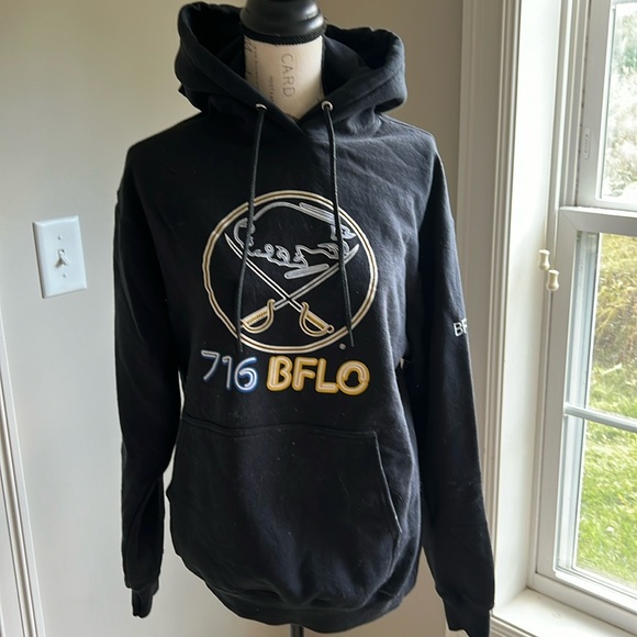 Buffalo Sabre’s unisex black hoodie men’s medium, women’s small - Picture 1 of 5